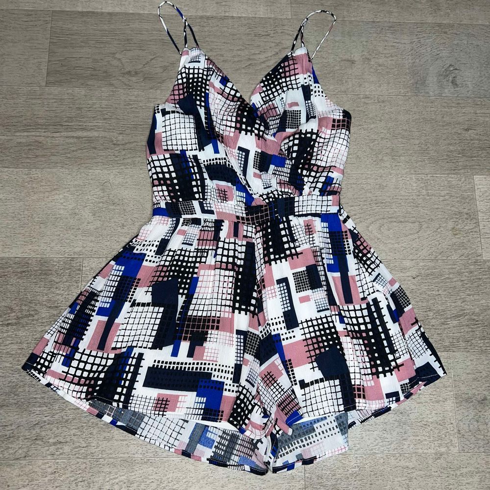 Freebird, Geometric Spaghetti Strap Shorts Fully Lined Romper, Women’s XS/S